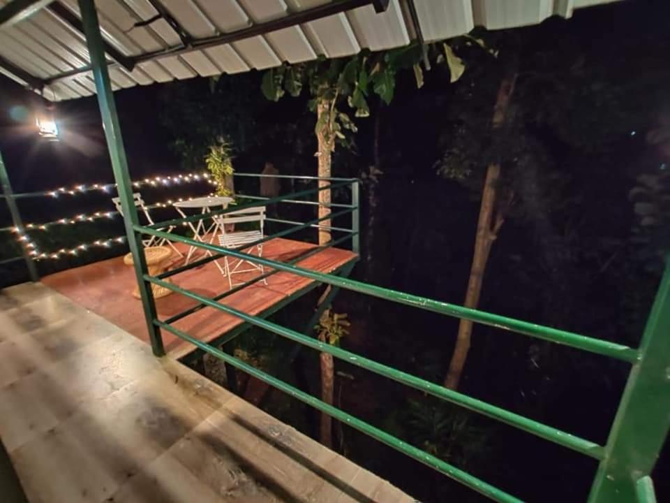 Appartement Noah'S Nest Tree House à Thekkady Extérieur photo