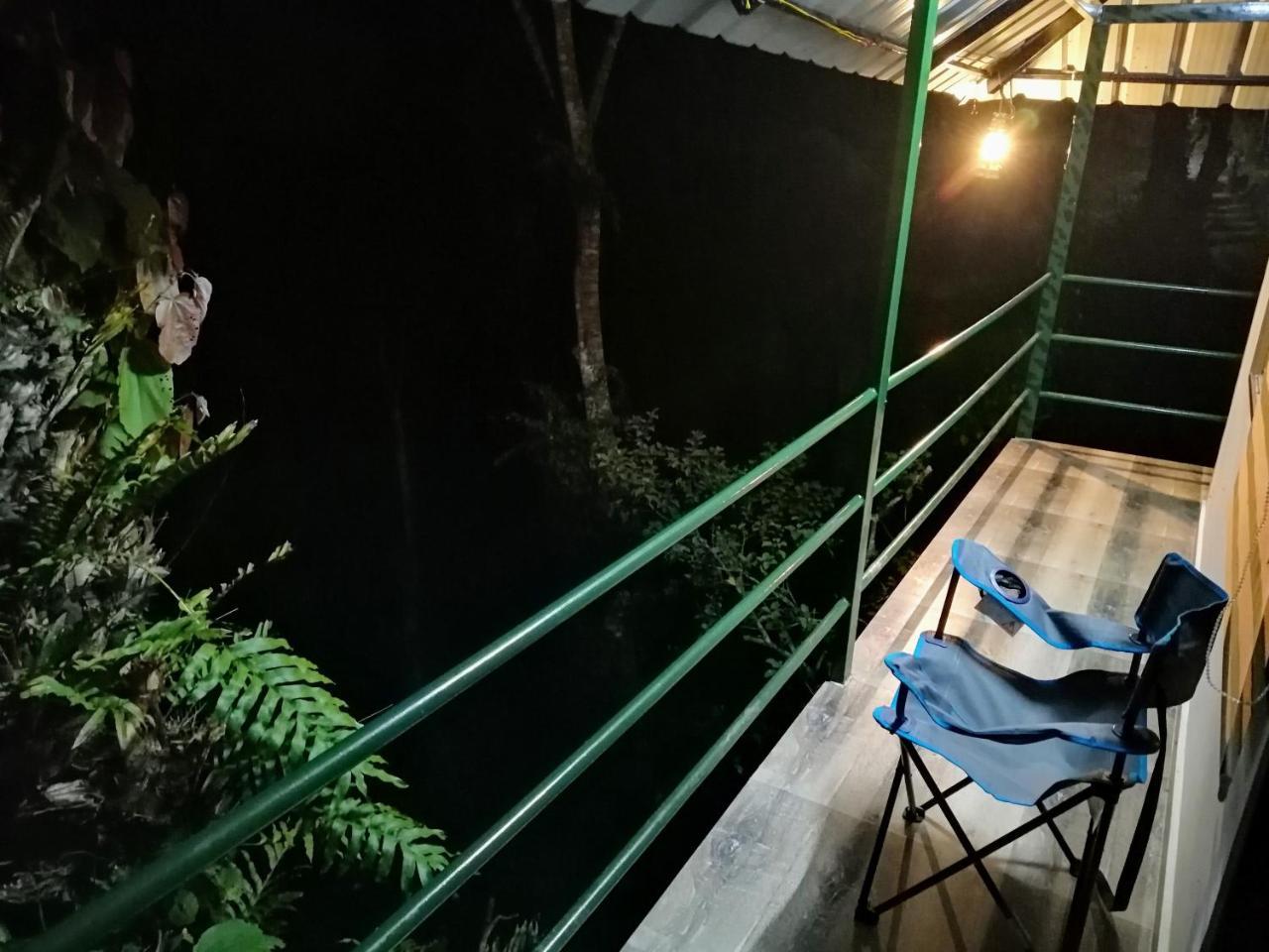 Appartement Noah'S Nest Tree House à Thekkady Extérieur photo