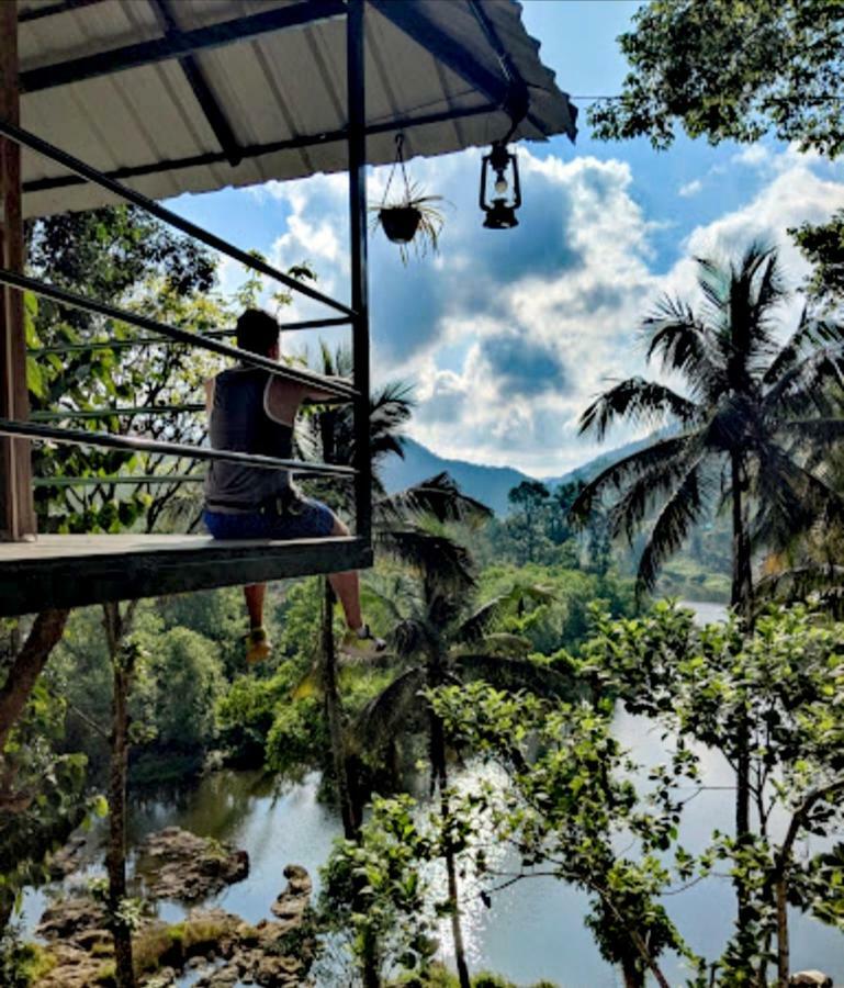 Appartement Noah'S Nest Tree House à Thekkady Extérieur photo